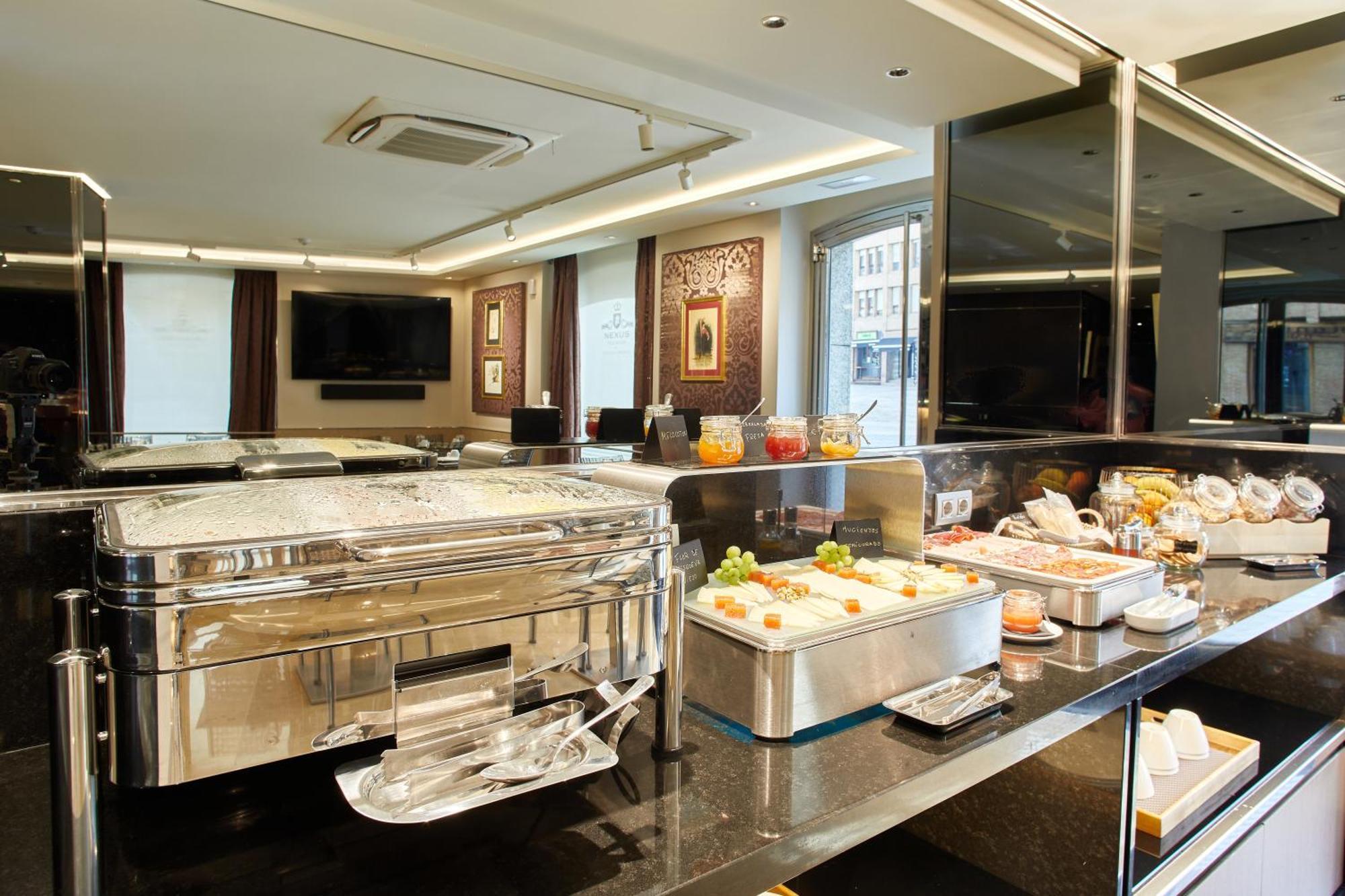 Hotel Nexus & 4*
